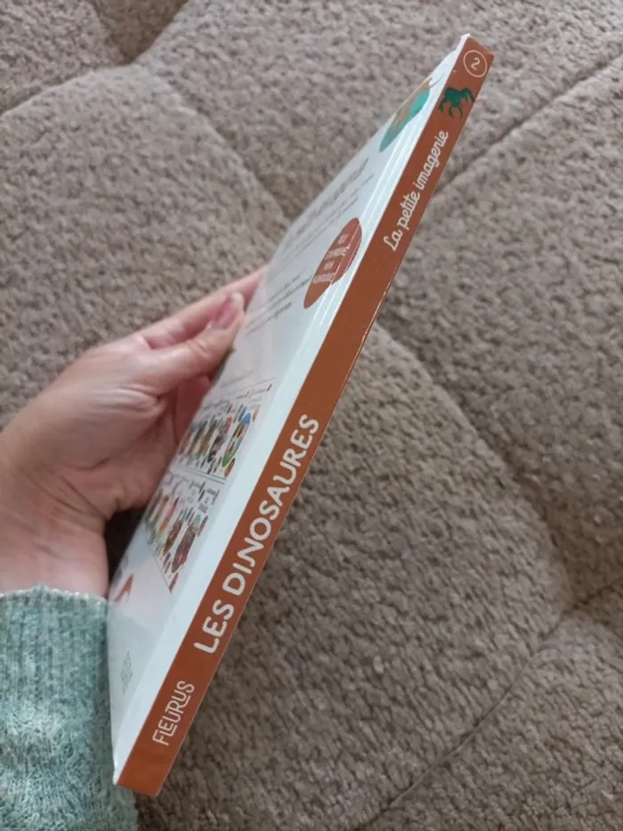 Livre La petite imagerie Les dinausores - photo numéro 3