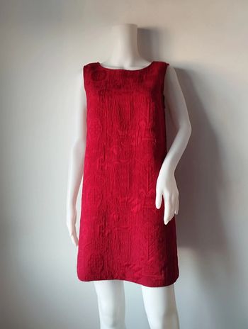 Robe épaisse bordeaux taille 38 aspect gaufré