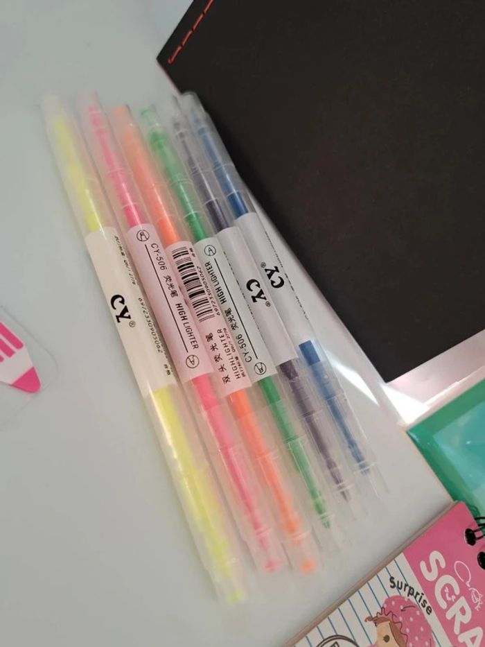 Lot de papeterie "Fluo" - photo numéro 10