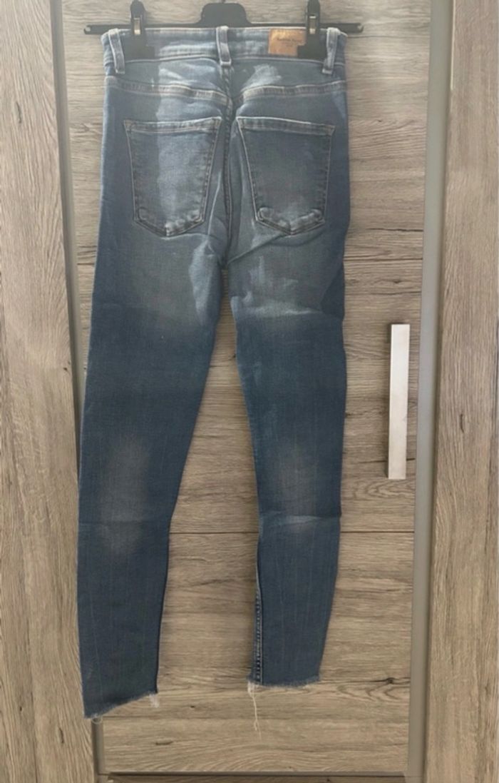 Jean slim – Bershka – Taille 34 - photo numéro 2