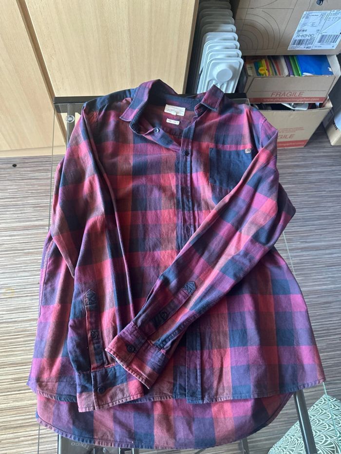Chemise à carreaux