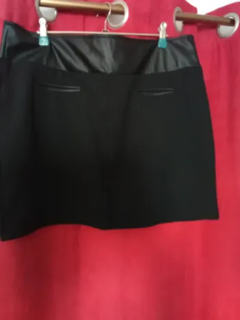 Jupe courte taille 46 (216)