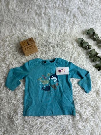 T-shirt manches longues U taille 9 mois