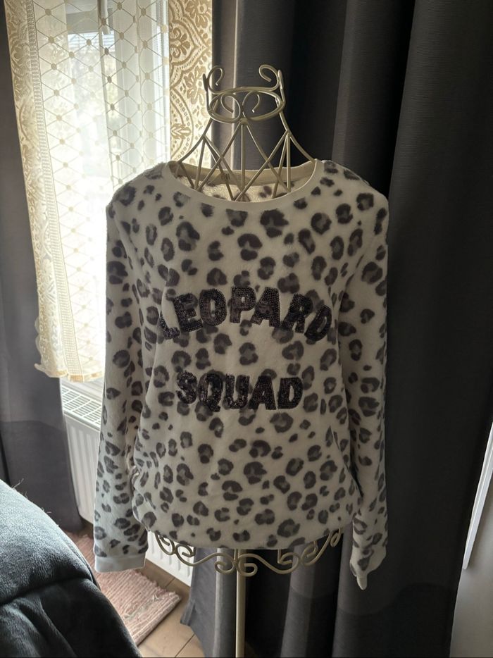 Pull tous doux , sequins , à messages - photo numéro 6