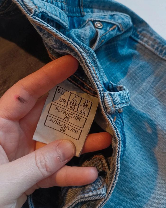 Jupe en jean taille 38 en très bon état - photo numéro 4