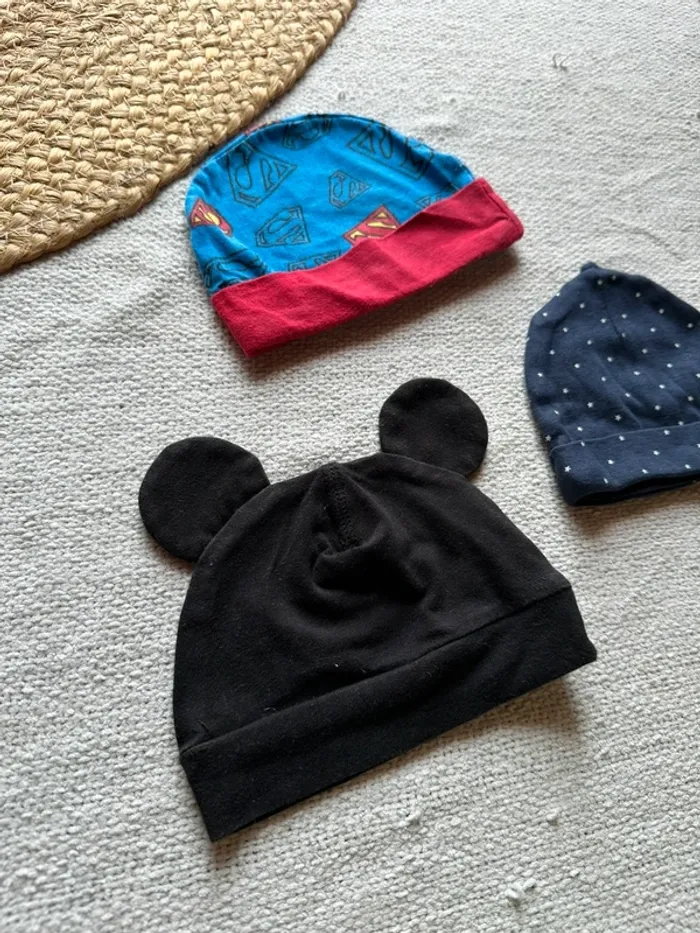 Lot de 3 bonnets naissance garçon – Mickey / Étoiles / Superman - photo numéro 2
