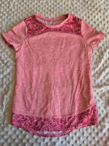 T shirt rose