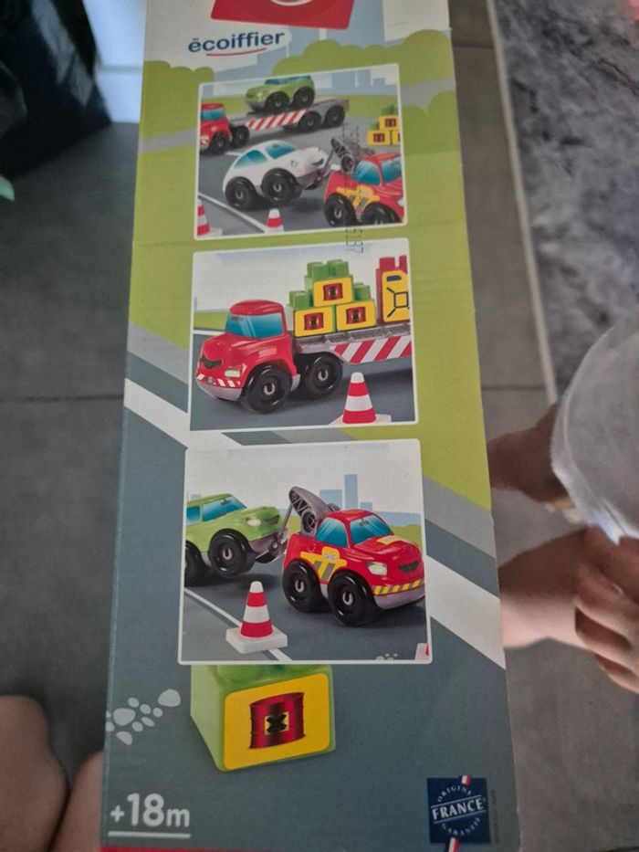 Pack de Garage avec Camion remorque Abrick, Comprend 7 Voitures, - photo numéro 2