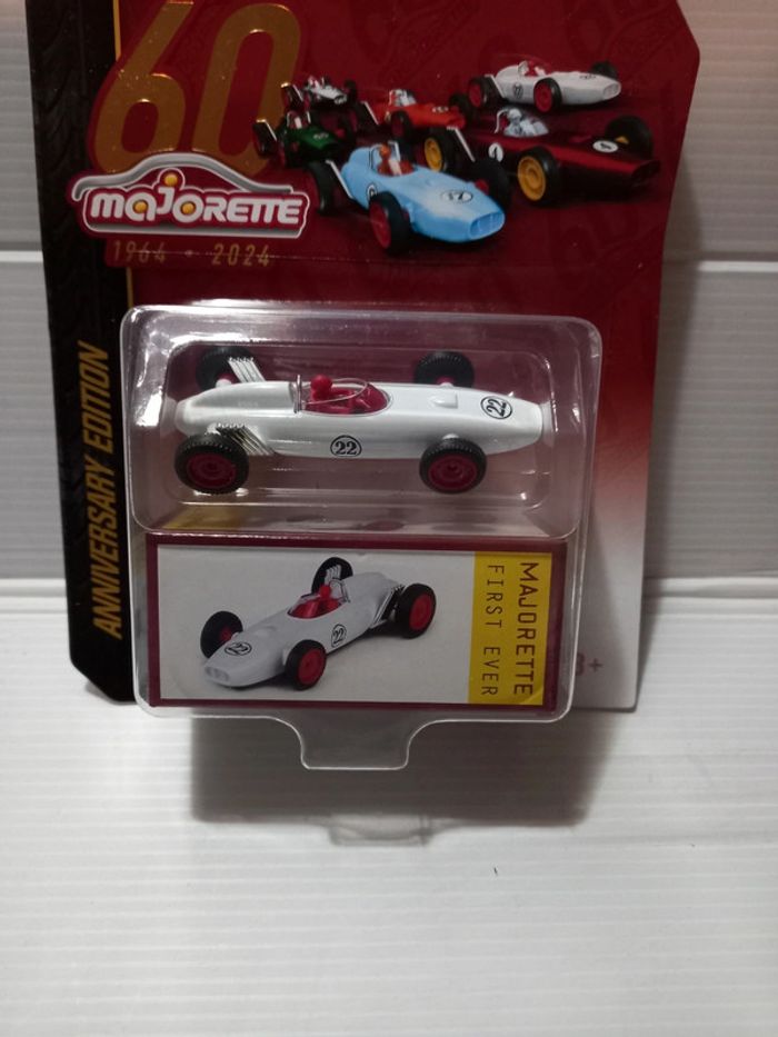 Majorette 60 anniversaire blanc first ever - photo numéro 2