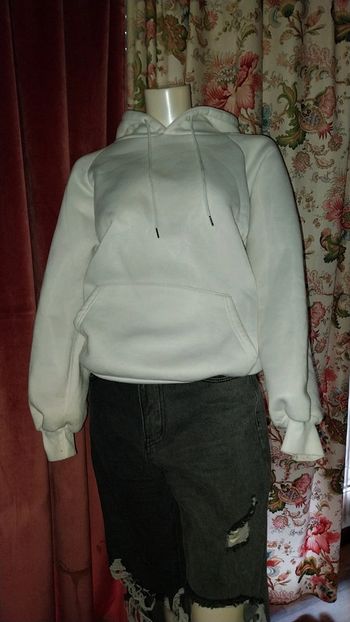 Sweat a capuche blanc tres bon etat taille S