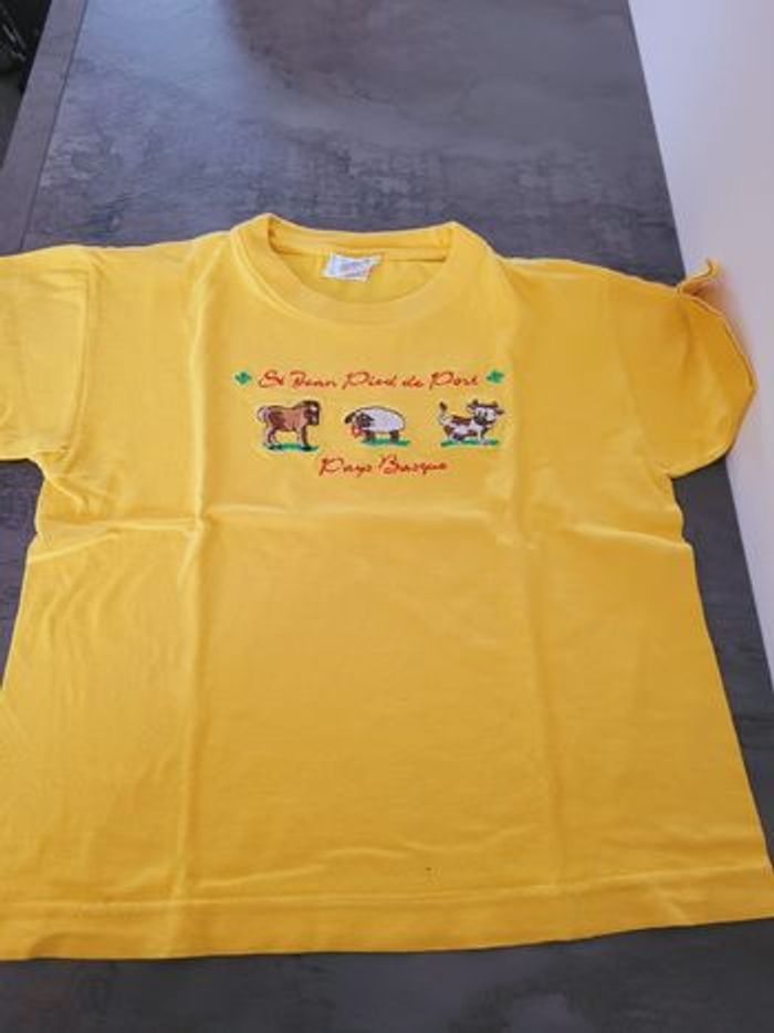 T shirt jaune taille 6ans - photo numéro 3