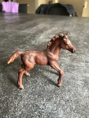 Poulain pur sang anglais schleich