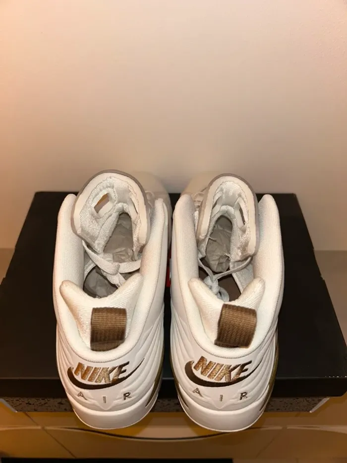Basket Jordan MVP neuve T.41 - photo numéro 3