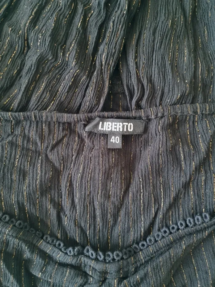 Blouse noire et fibres métalliques - photo numéro 4
