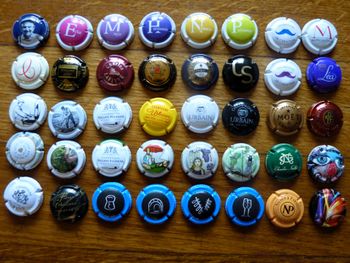 Plaque muselet couleurs champagne graffiti 2 capsules collection vin cuisine