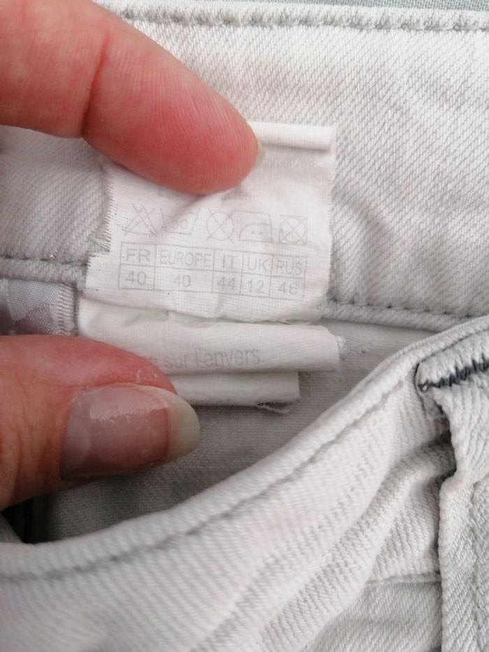 Short en jean camaïeu taille 40.. - photo numéro 3