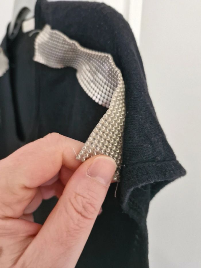 Top noir a paillettes - photo numéro 2