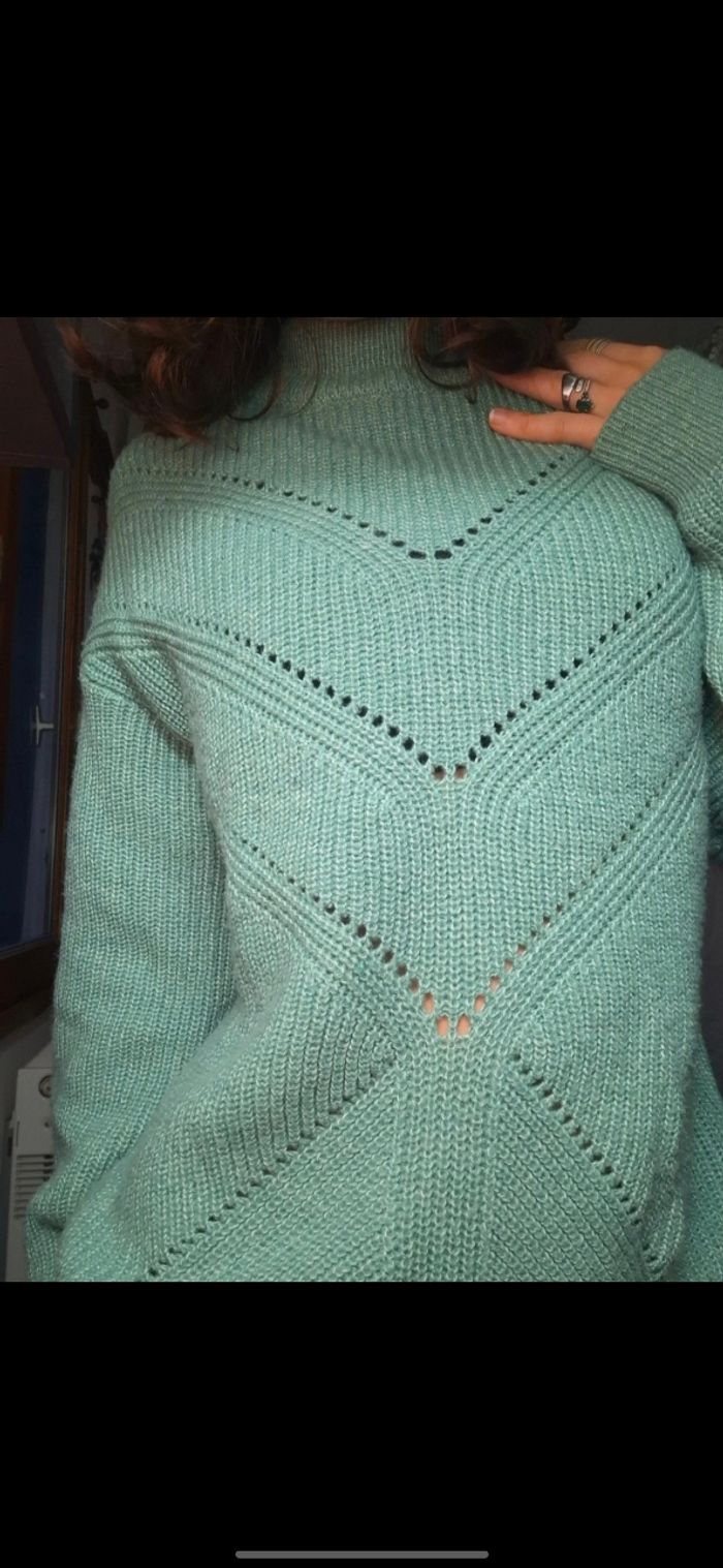 Pull vert ajouré
