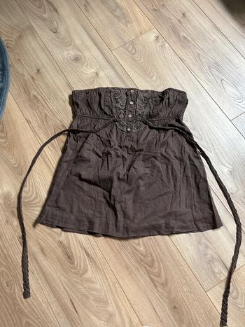 Haut épaule dénudé