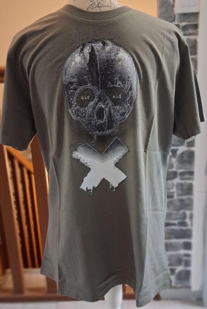 Tee-shirt imprimé tête de mort - photo numéro 1
