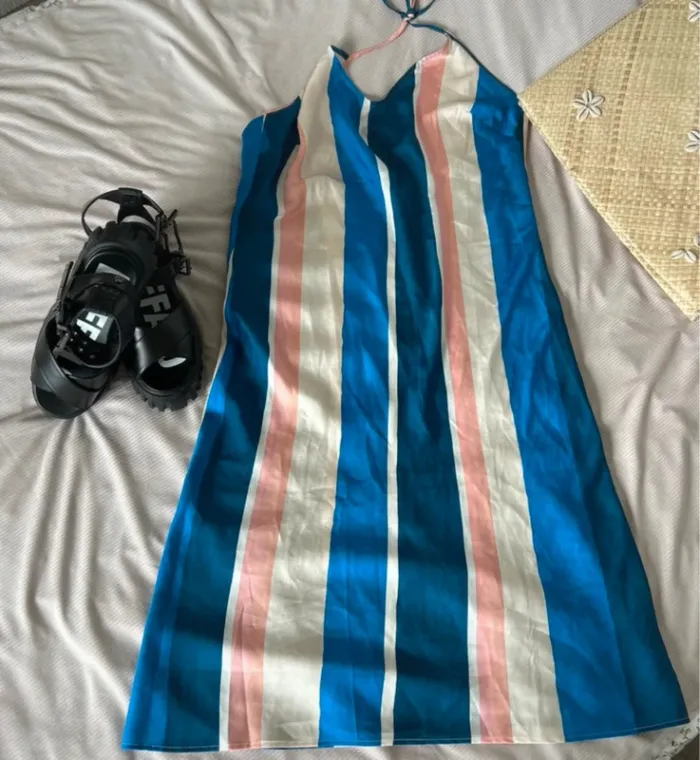 Robe effet, satinée H&M taille L bicolore
