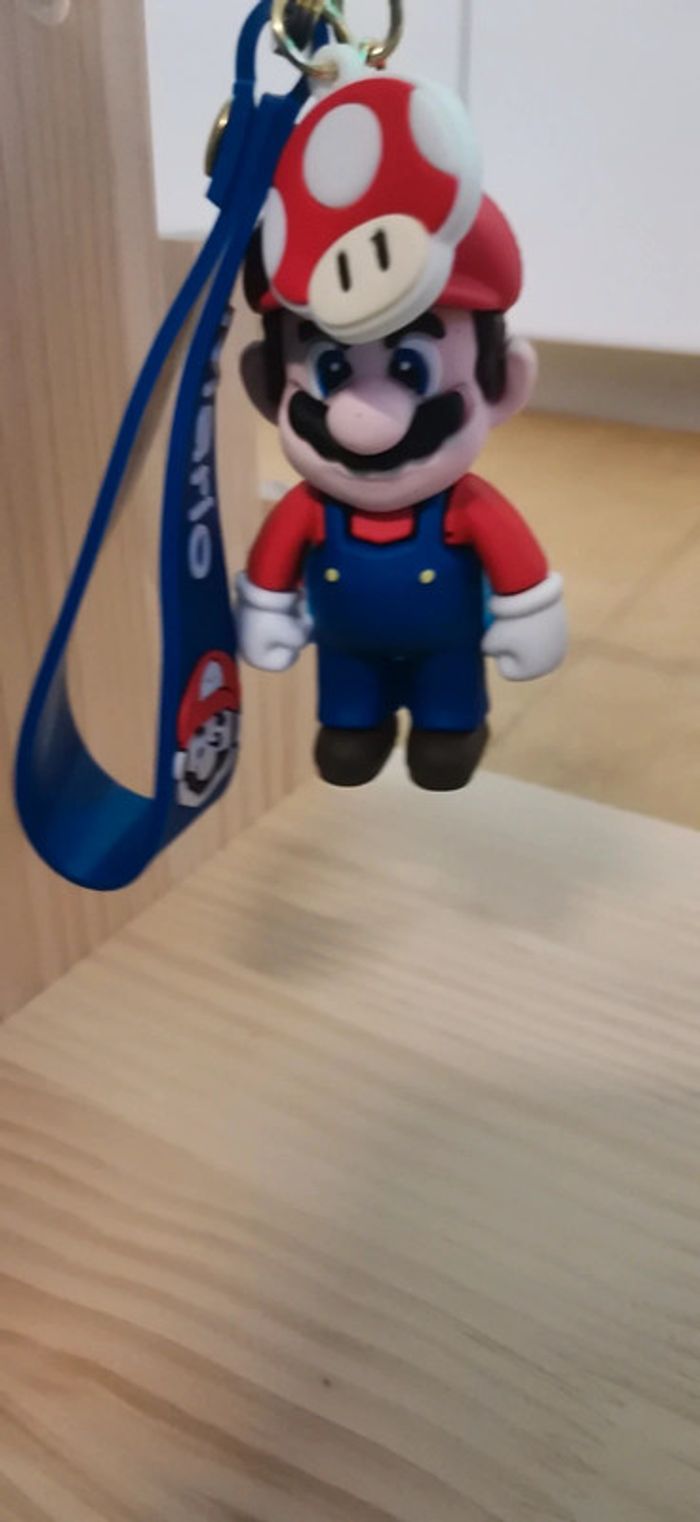 Superb porte clé figurine univers Nintendo - photo numéro 3