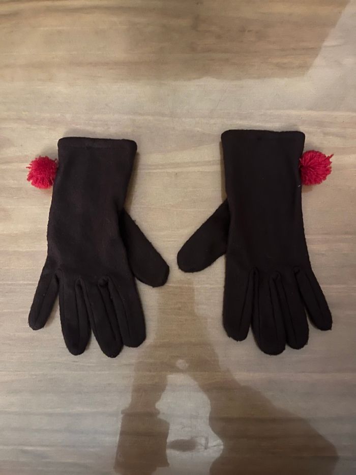 Écharpe rouge et paire de gants marrons Yves Rocher  NEUFS - photo numéro 5