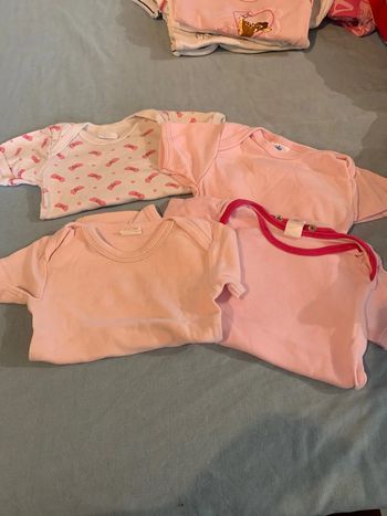 Lot 4 bodies manche courte