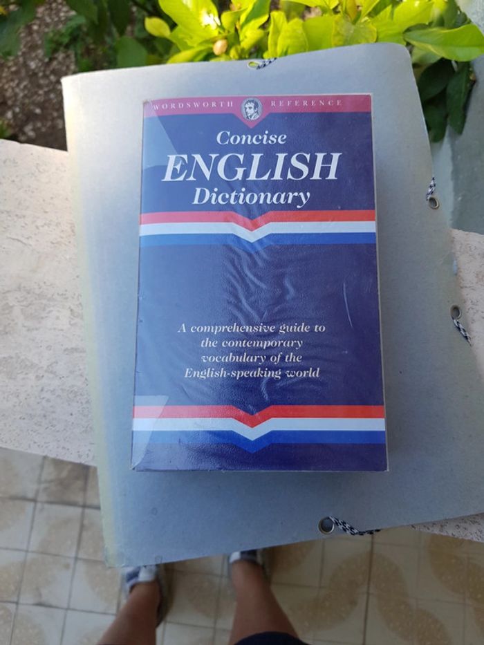 Concise English Dictionnary