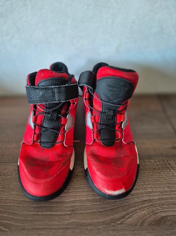 Chaussures basket-ball pointure 34 rouge