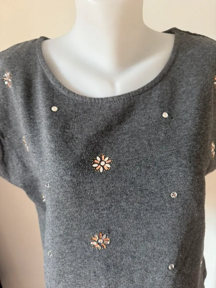 Pull sans manche en très bon état taille M esmara - photo numéro 3