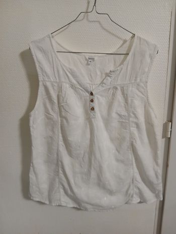 Haut femme d ete en coton et polyster couleur blanc taille 44 marque zamba