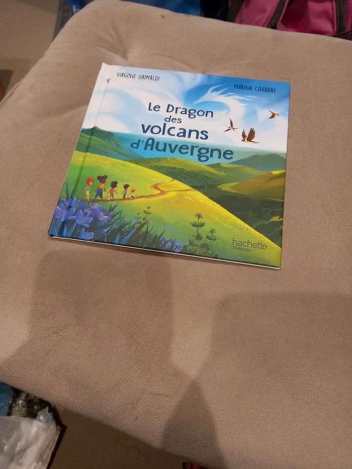Livre le dragon des volcans d'Auvergne