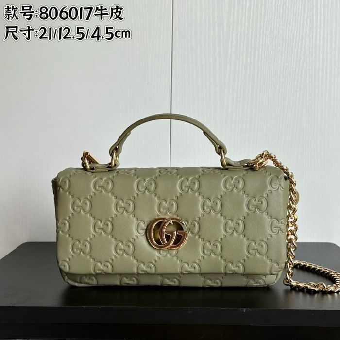 Gucci  806017