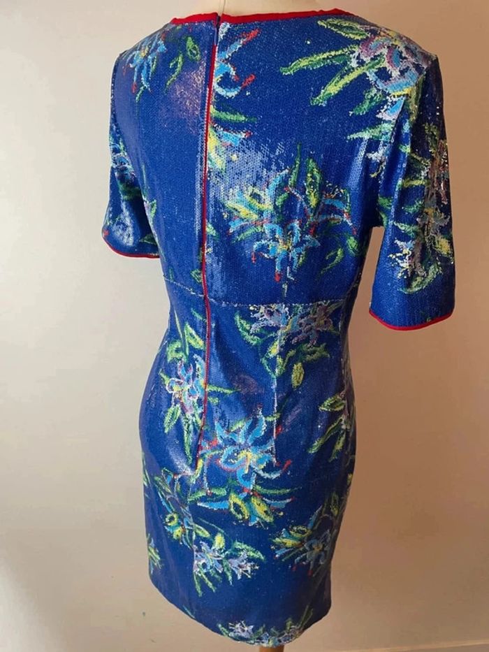 Incroyable robe bleu à sequins - photo numéro 5