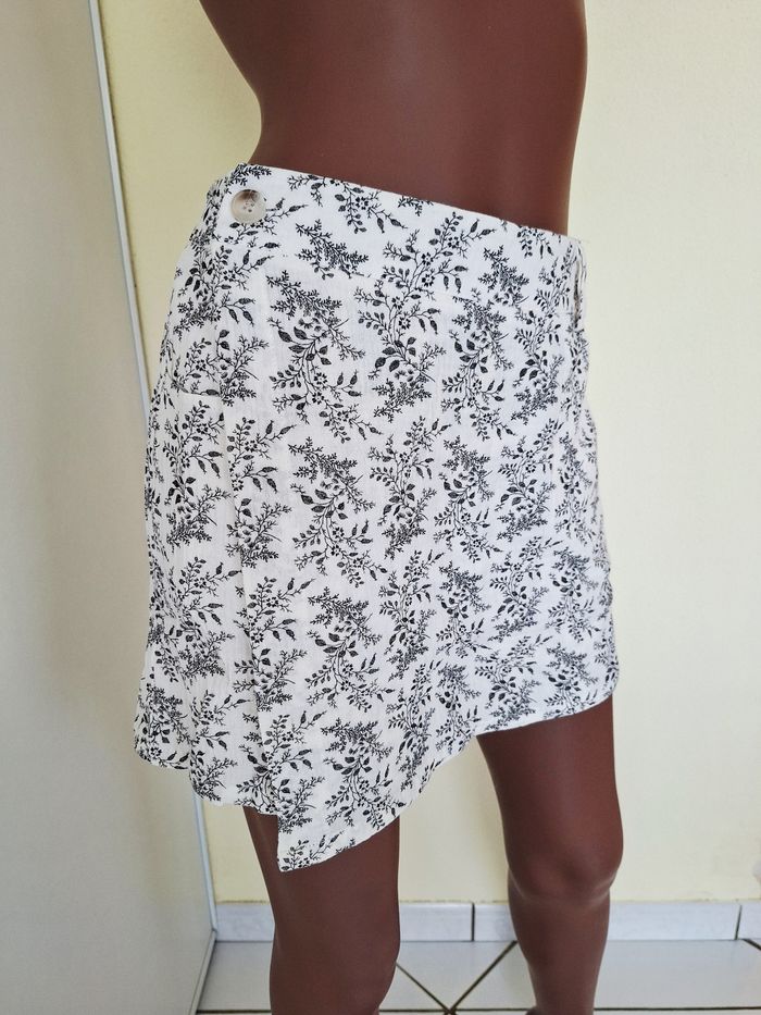Jupe short taille M/L marque In April 1986 - photo numéro 4