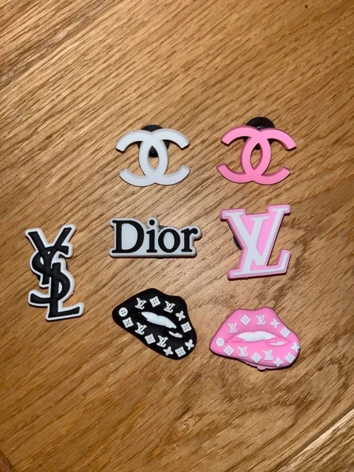 Lot de pins pour crocs