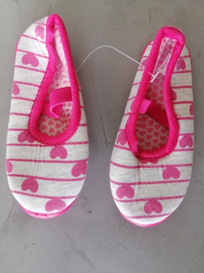 Chaussons filles roses taille 23