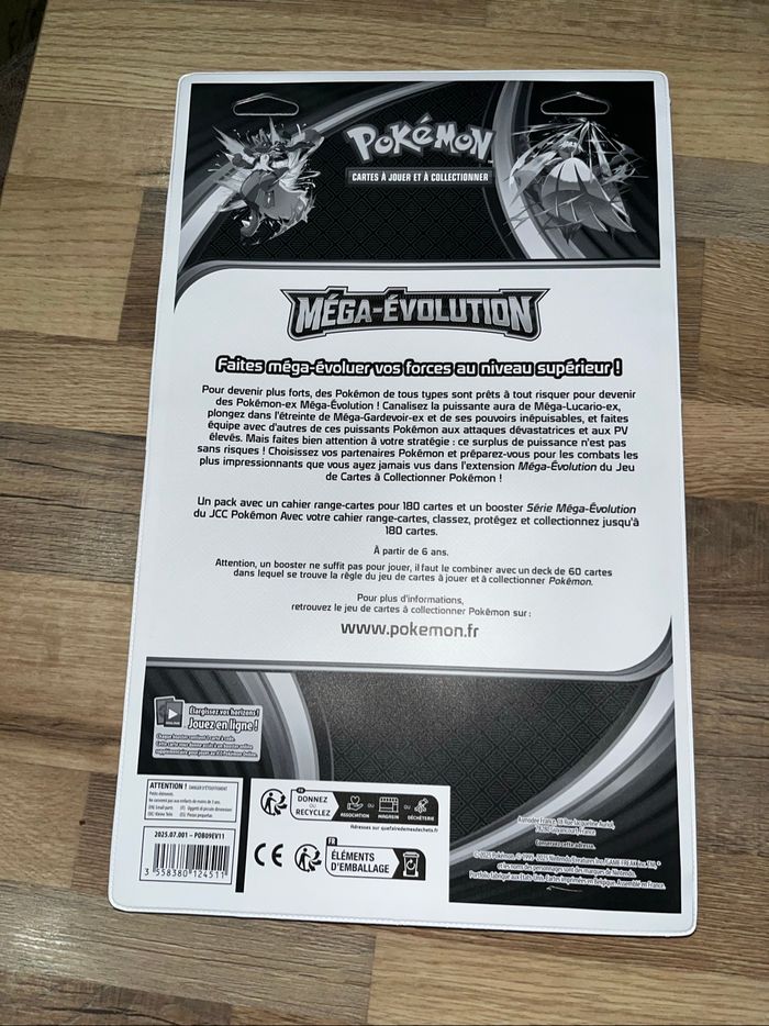Coffret Pokémon mega évolution ME1 portfolio pikachu - photo numéro 2