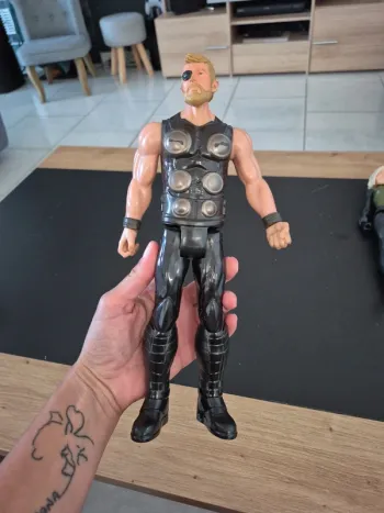 Figurine thor