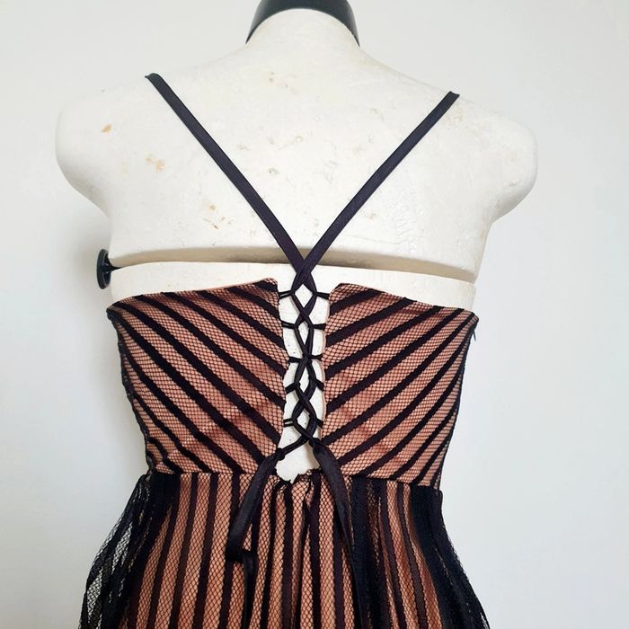Robe  couleur pêche & dentelle noire (étiquette L) - photo numéro 8