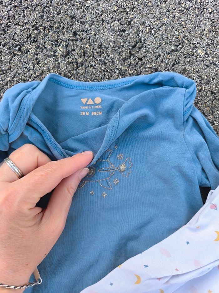 Lot de 4 body manches longues taille 3 ans en très bon état et bon état - photo numéro 2