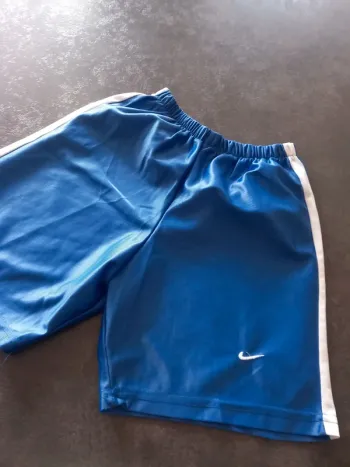 Short nike taille 10ans
