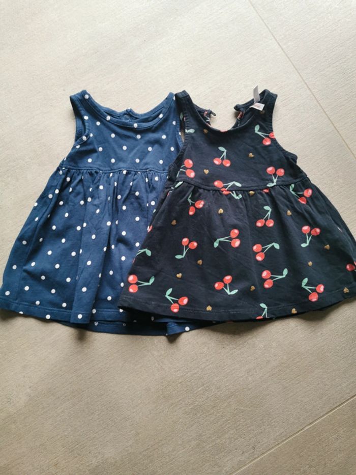 Lot 2 robes sans manches 3 mois