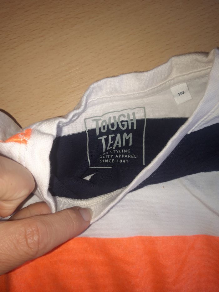 Tee-shirt c&a 6 ans - photo numéro 2