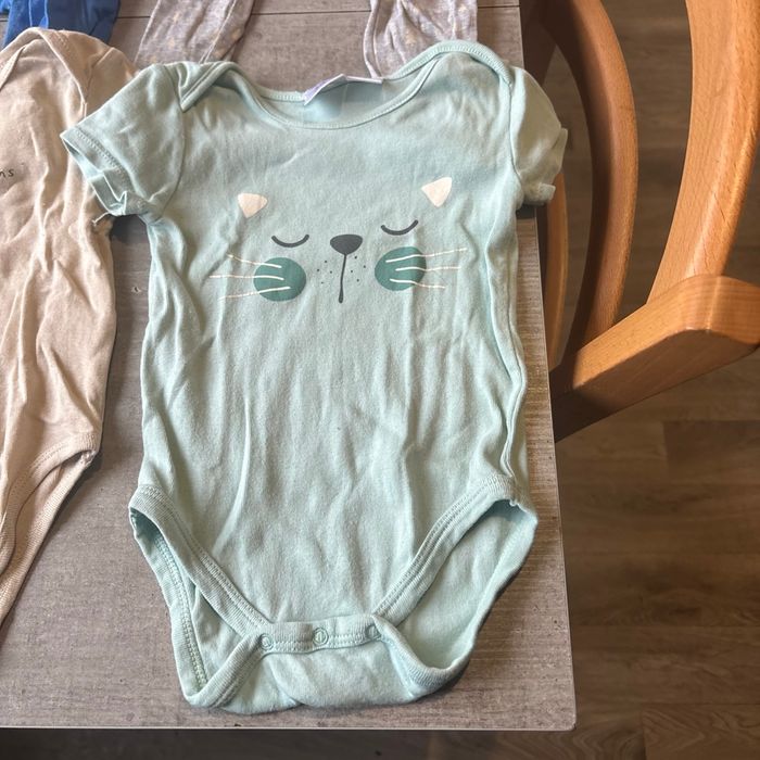 Lot pyjama 9 mois  bébé garçon - photo numéro 3