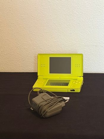 Console DS lite verte pomme 