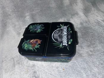 Boîte à goûter 3 compartiments dinosaures jurassic world