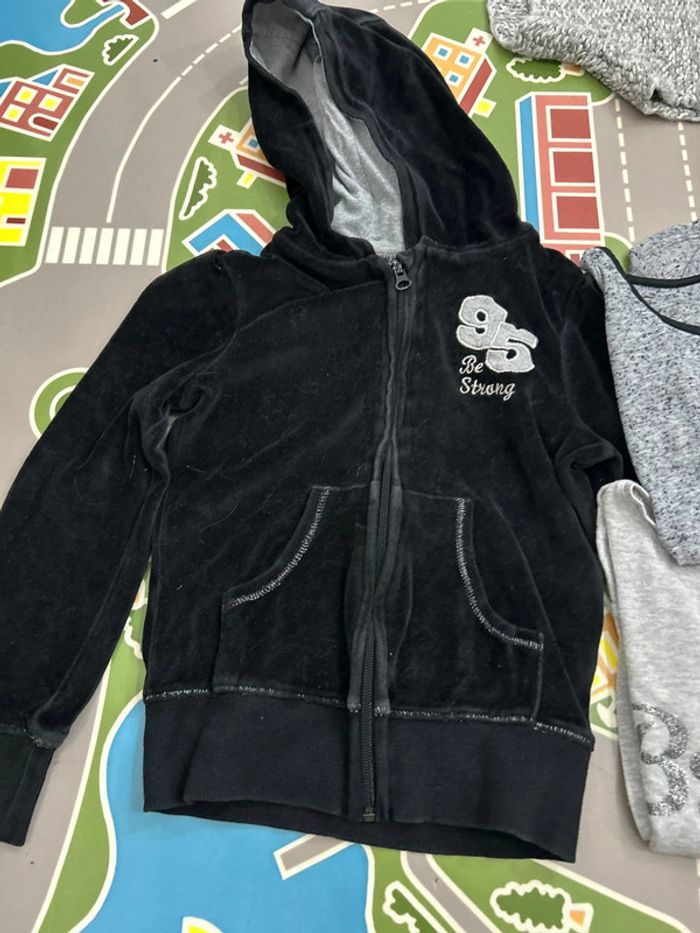 Lot de 12 vêtements en 10 ans - photo numéro 2
