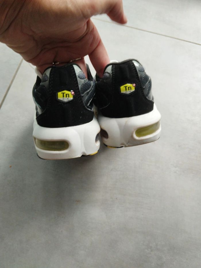Baskets Nike air max plus TN requin 36 - photo numéro 4